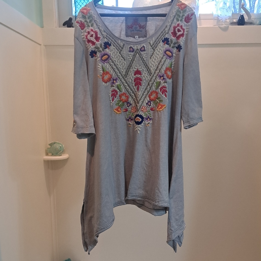 Johnny Was Grey Embroidered Oversized Tshirt Size L